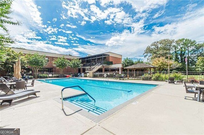 Photo - 300 Johnson Ferry Rd Unidad A610