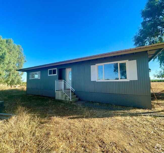 Building Photo - Beautiful New 3/2 Horse Property Rental