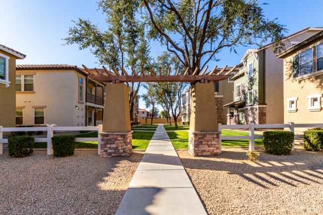 Photo - 162 W Commerce Ct