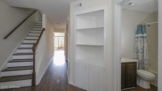 Photo - Townhouse close to Western Blvd and BASE!