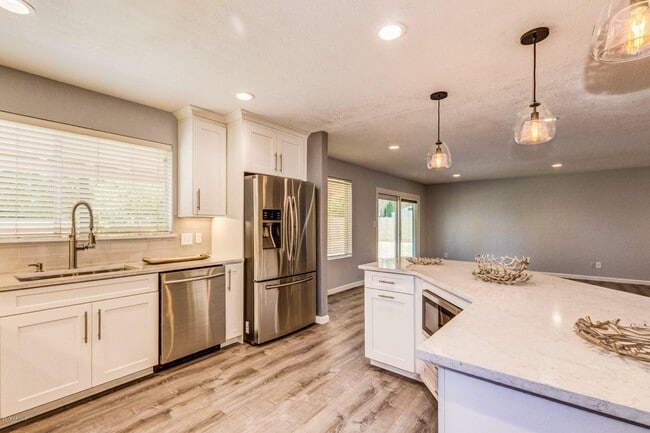 Photo - 11112 N 106th St