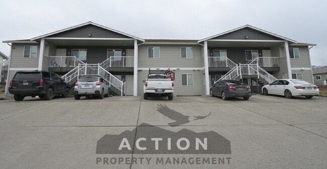 Building Photo - Super clean 2 bed 1 bath apartment in Port... Unit #2
