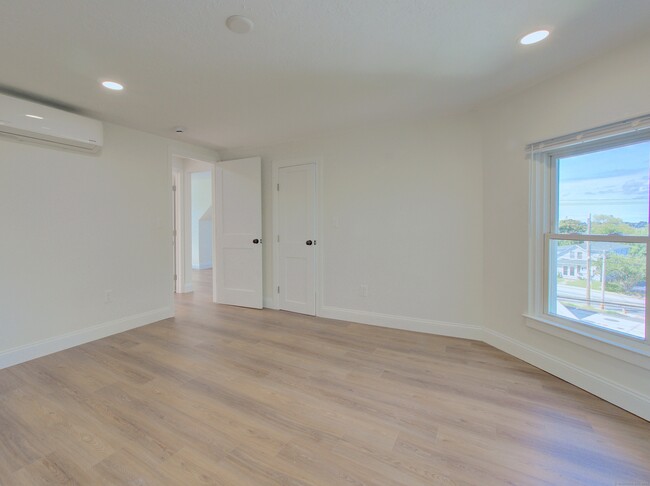 Photo - 16 Benham Rd House
