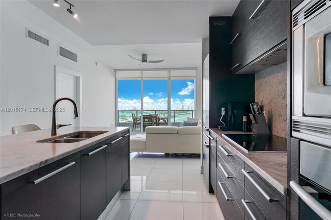 Photo - 900 Biscayne Blvd Unidad 3407
