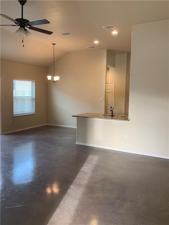 Photo - 379 Joanne Lp