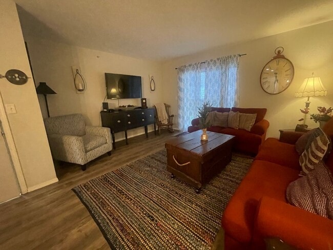 Building Photo - Recently Renovated Furnished 3 Bedroom 2 Bath Condo/ Apartment for Rent in Branson, MO Unit #2