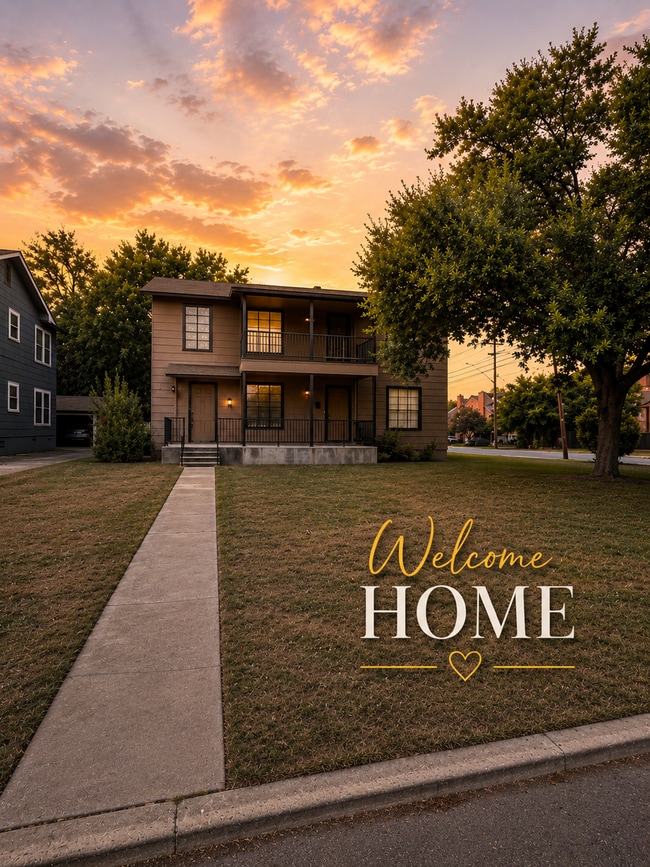 Building Photo - Alamo Heights Townhome Unit 463