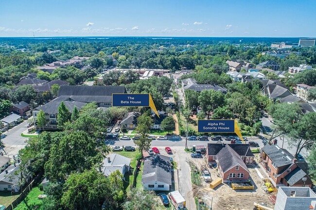 Building Photo - 919 SW 6th Ave