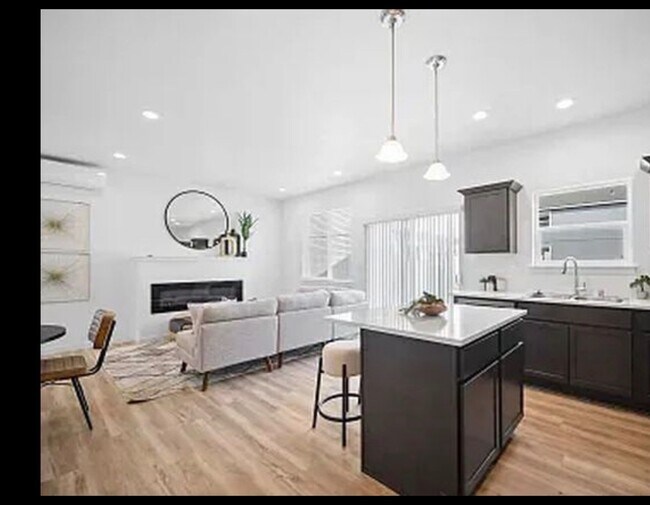 800 F St Unit B