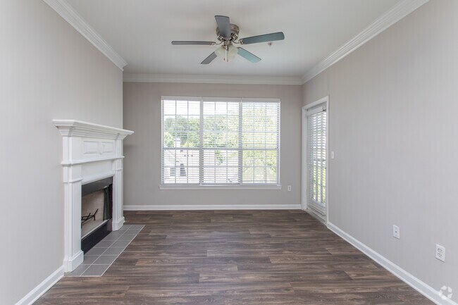 1BR, 1BA - 757SF