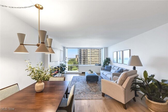 Photo - 12700 Lake Ave Unidad 1403