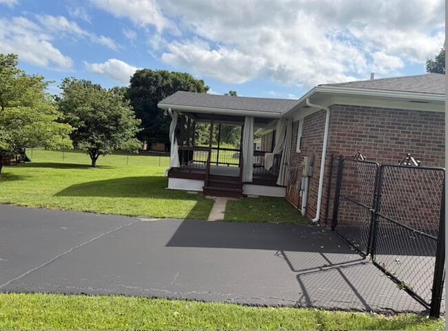 Photo - 192 Sandalwood Dr