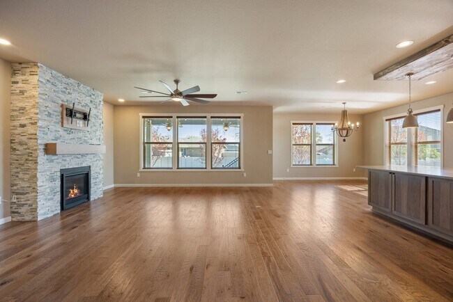 Photo - 4609 Junco St