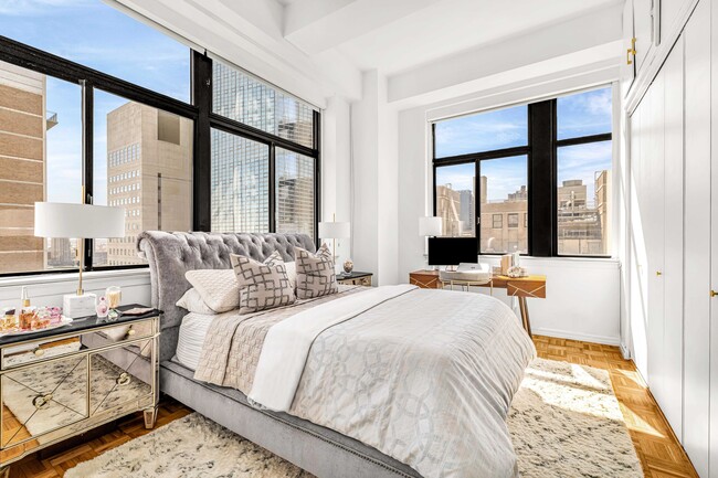 Photo - 310 E 46th St