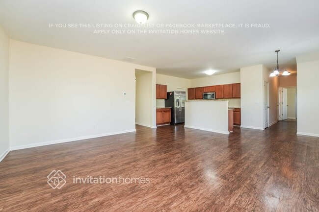 Photo - 270 Village Broad St