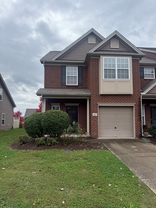 8109 Valley Oak Dr