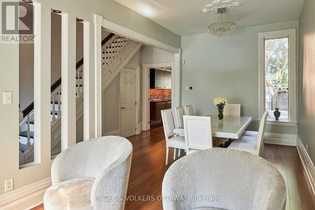 Photo - 103 James St