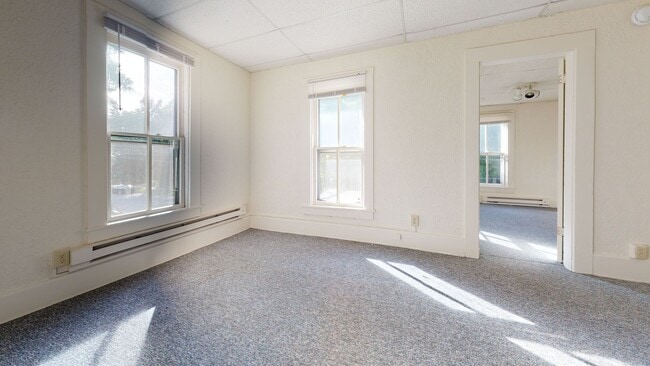 Building Photo - 701 6th St SE Unit #2 (upper)