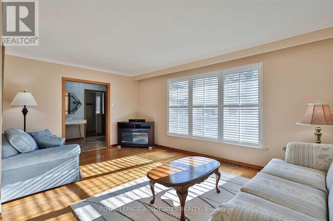 Photo - 166 Lynnbrook Dr