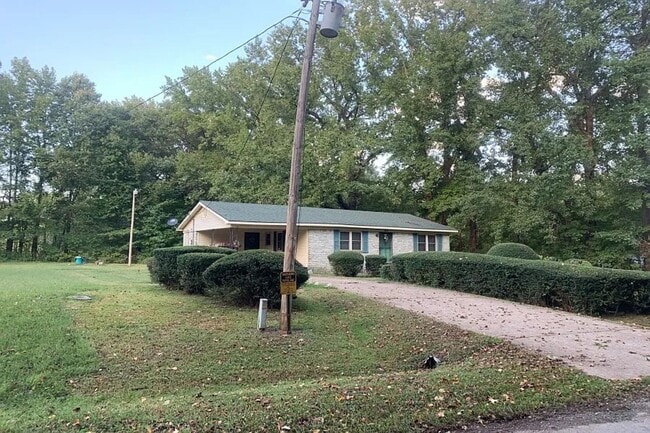Photo - 956 Ross Rd