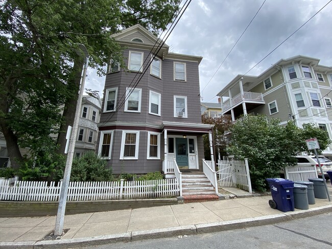 Building Photo - 12 Oswald St Unit #2