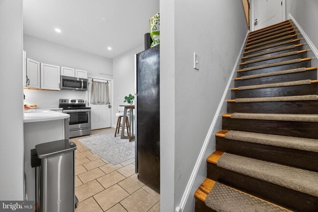 241 Bridge St Unit A