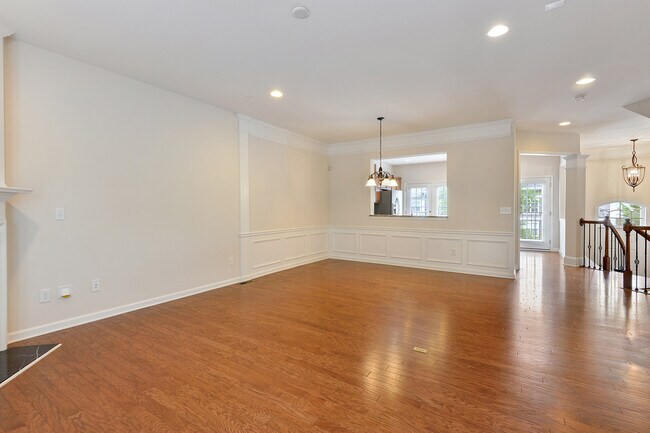 Photo - 366 Ardmore Ct NW