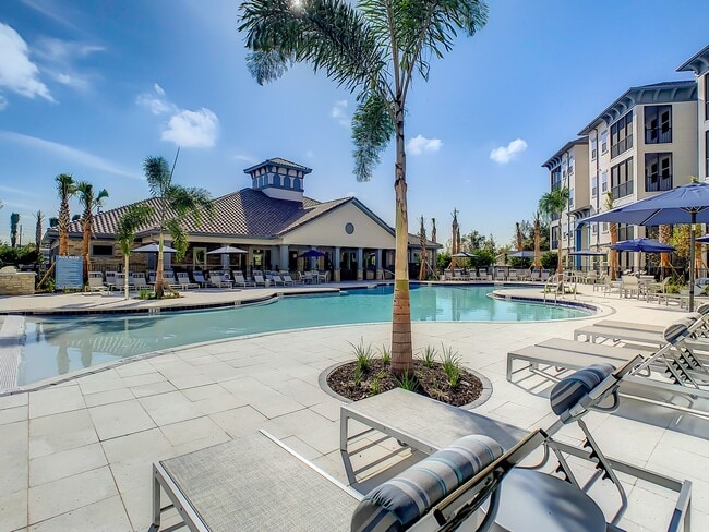 Building Photo - Bayfront On Sand Lake Rental