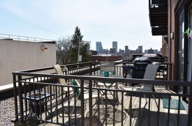 Photo - 1924 N Hubbard St Unidad 314