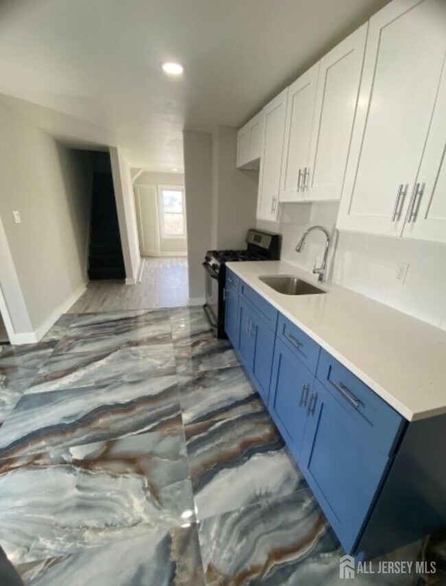 Photo - 315 Smith St