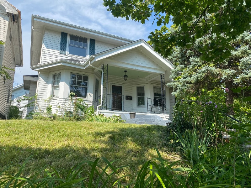 Photo - 127 Iroquois Ave