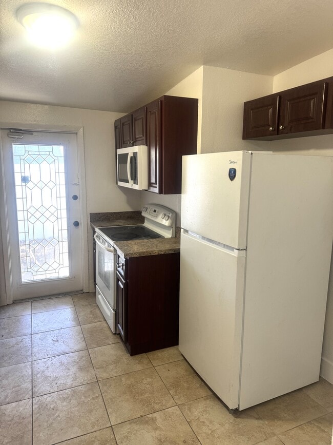 Photo - 1335 Warrington Wy