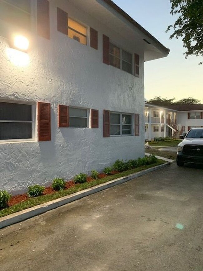 10120 NW 36 St Coral Springs, FL 33065