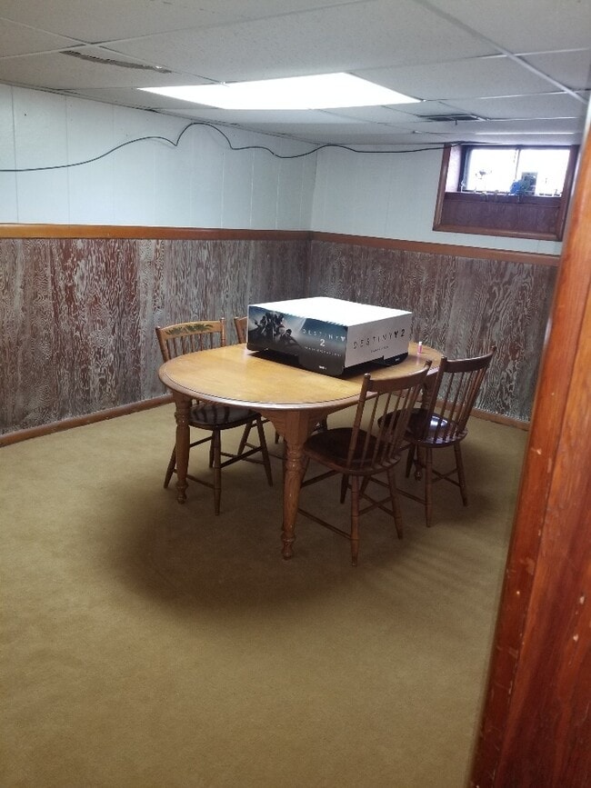 Photo - 3 bedroom Bungalow with finished basement..