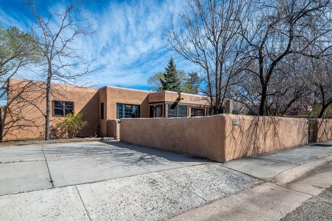 Building Photo - Sunny Retreat in South Capitol Unit A
