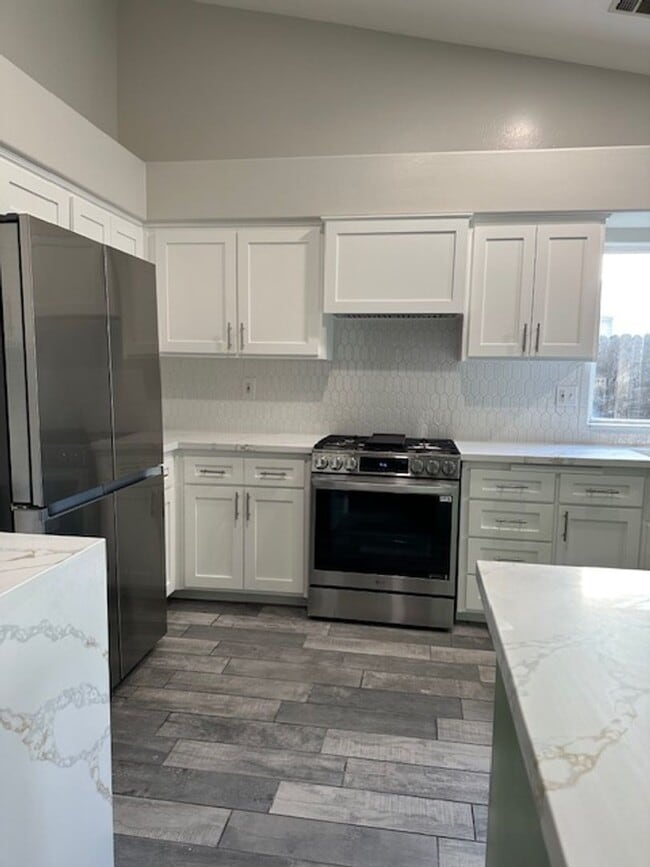 4 Bedroom House Rosedale Area!! - 4 Bedroom House Rosedale Area!!