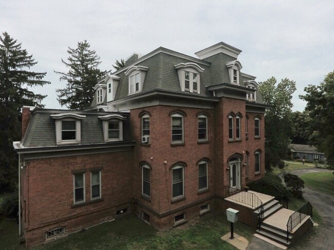 Building Photo - 11 Whitehill Terrace Unit 8