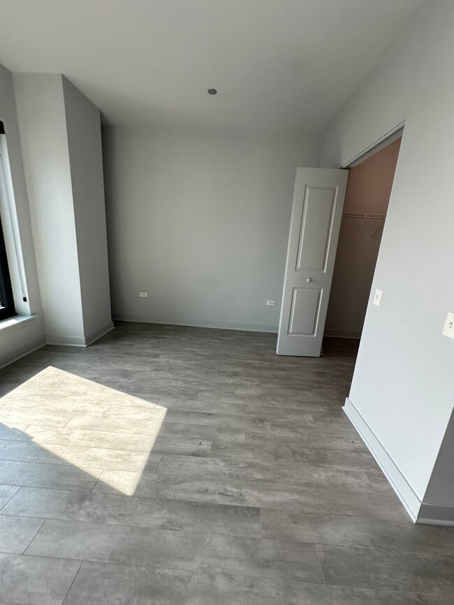 Photo - 1025 W Addison St Unidad 830