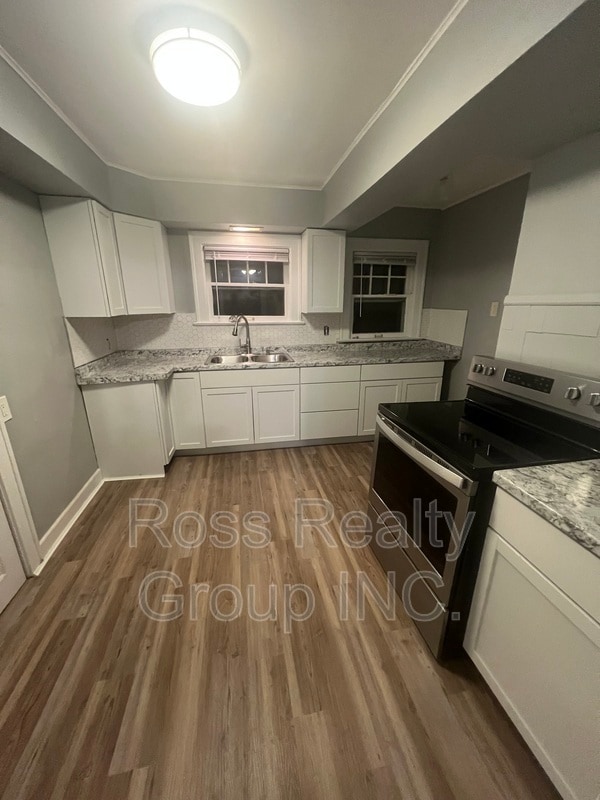 Building Photo - 2006 Wyndhurst Rd