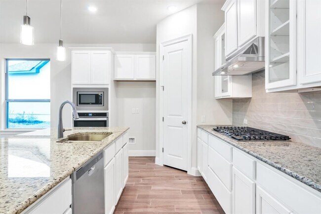 Photo - 210 Gulfton St