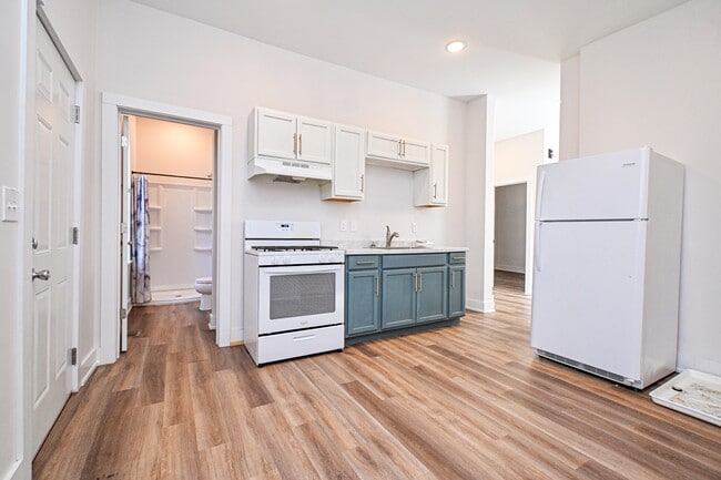 Photo - 4151 Chambers St