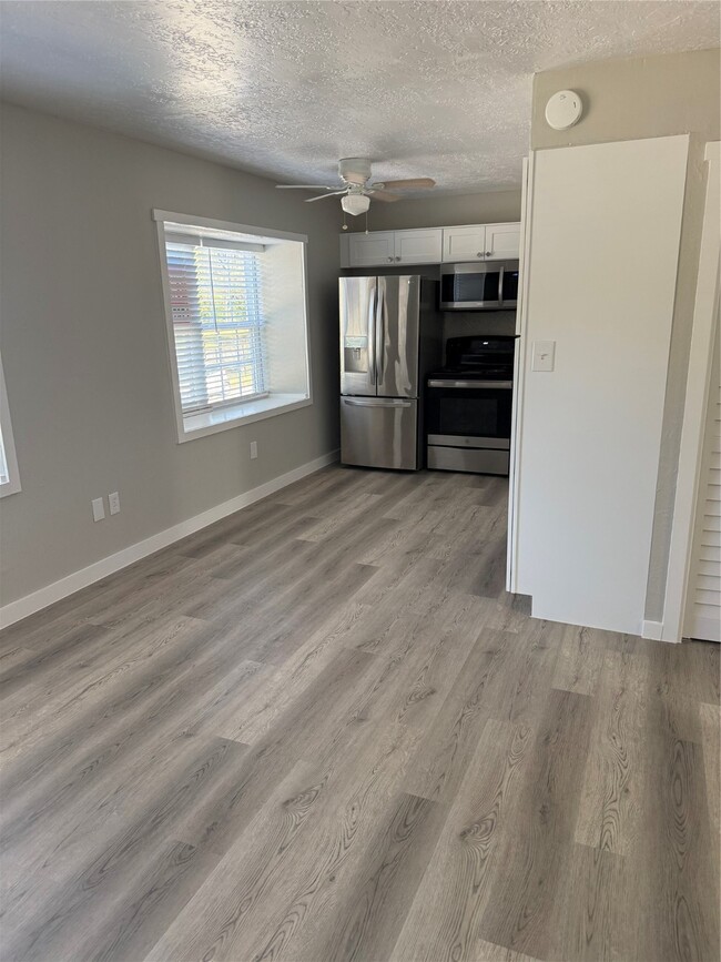 Photo - 505 Waco St Unit 3