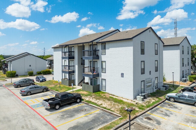 Building Photo - Peaks at Live Oak Rental