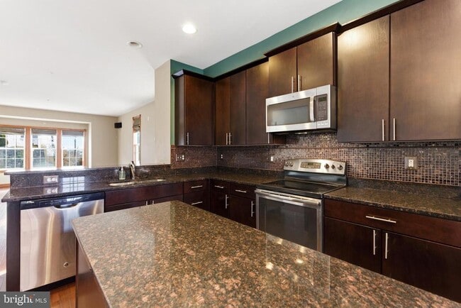 Photo - 4500 Fait Ave