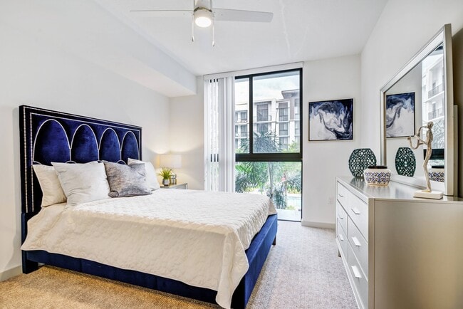 Apartment Bedroom - The Point at Palm Beach Gardens