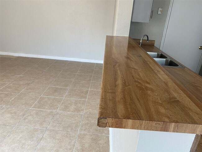 Photo - Limestone Dr. Duplex Unit 2425 Limestone Dr.