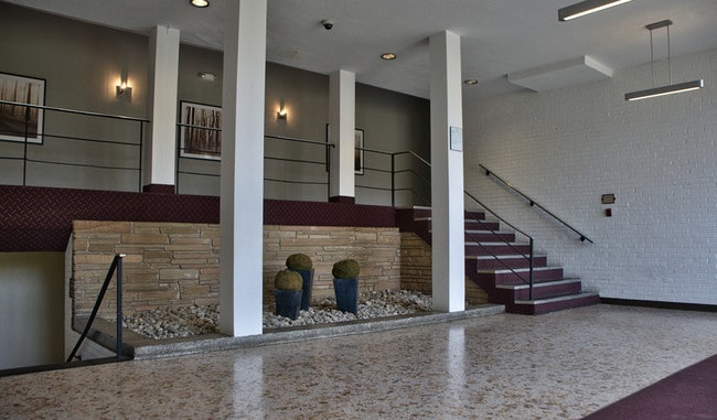 Rockford Apartments
