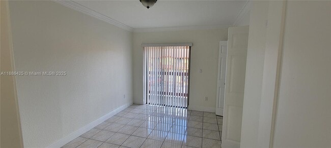Building Photo - 2211 W 52nd St Unit 207