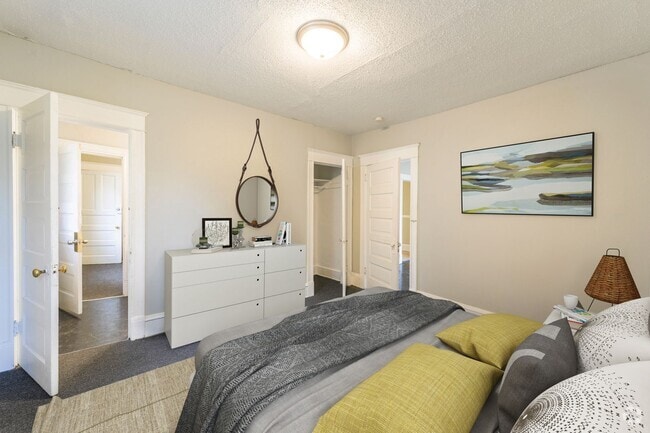 Building Photo - 2208-2210 Glenwood Ave Unit 2208 Glenwood Rental