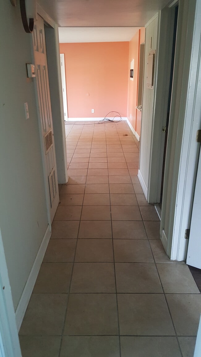 Pasillo - 2100 W Beach Dr Unidad F102